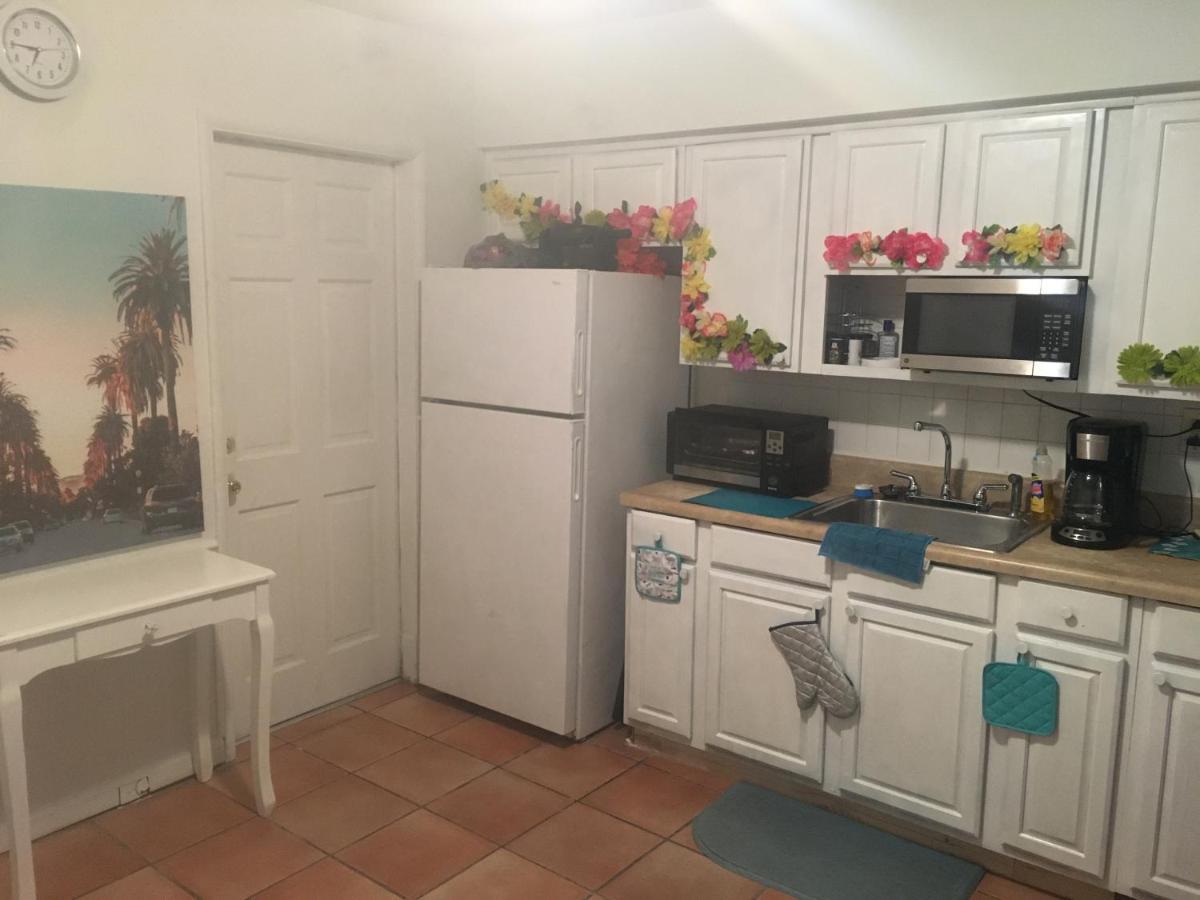 Zen Women'S Hostel フォート・ローダーデール エクステリア 写真